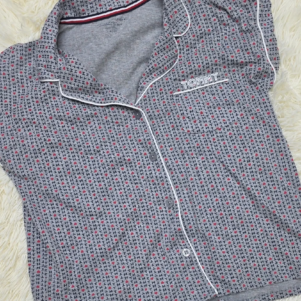 Tommy Hilfiger Grey Sleep Top with Red Heart Print and Navy Trim